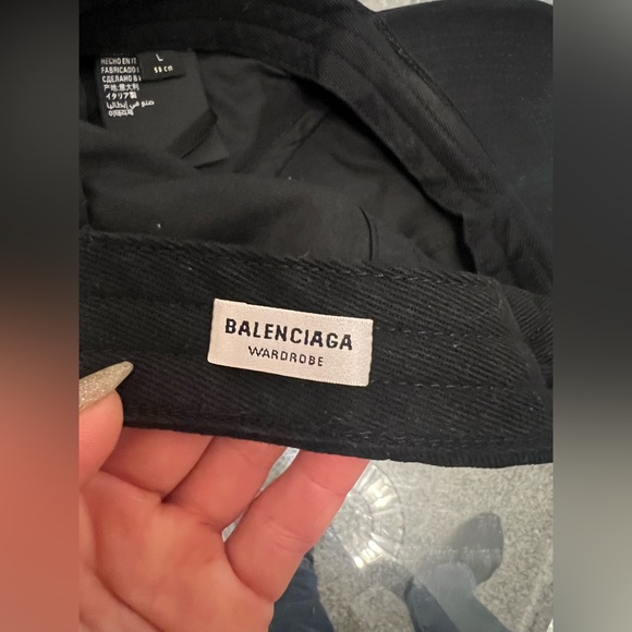 New balenciaga hat. No tag, bought in Miami store - Picture 3 of 4
